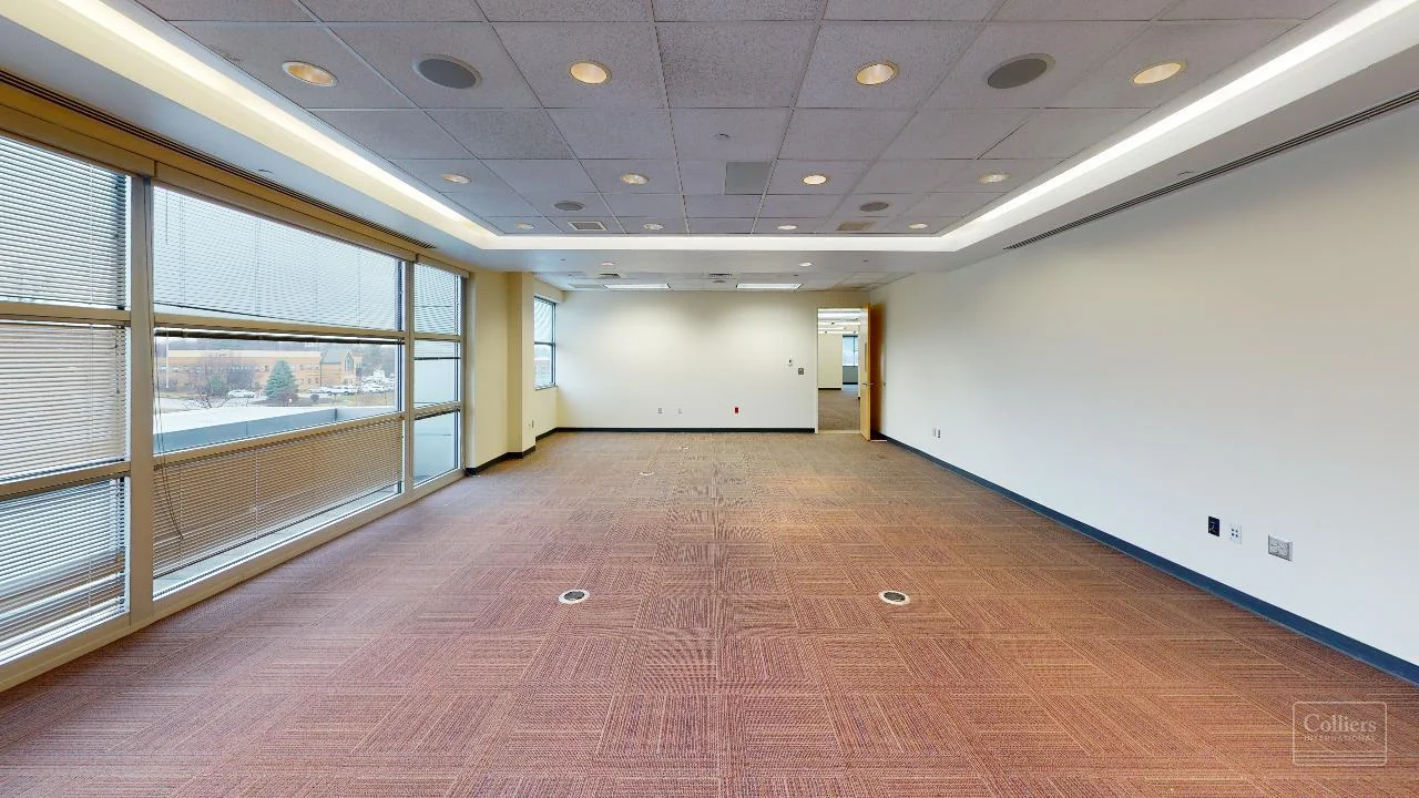 Full-Floor Availabilities in Thorn Hill Corporate… — Lease in Warrendale, PA, photo 4 of 8
