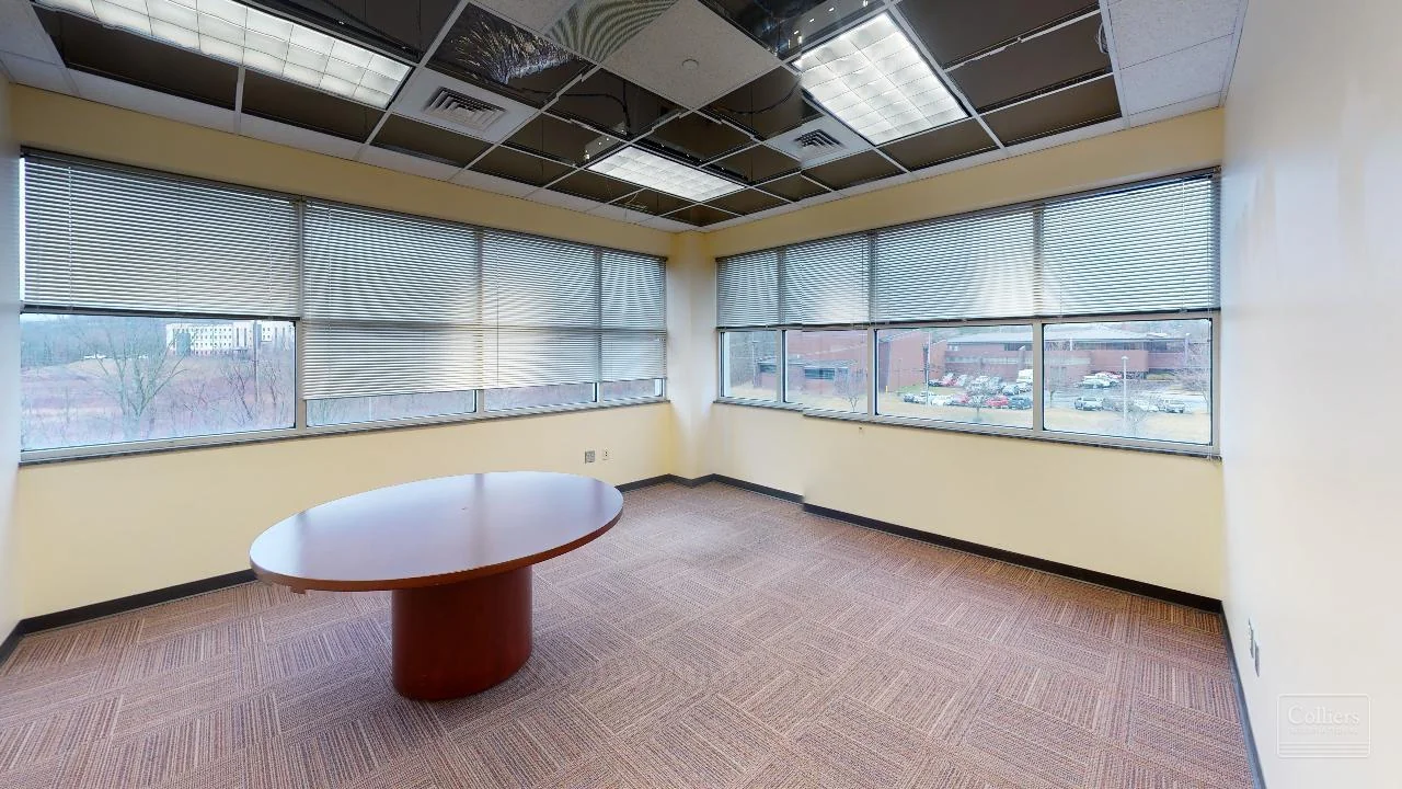 Full-Floor Availabilities in Thorn Hill Corporate… — Lease in Warrendale, PA, photo 7 of 8