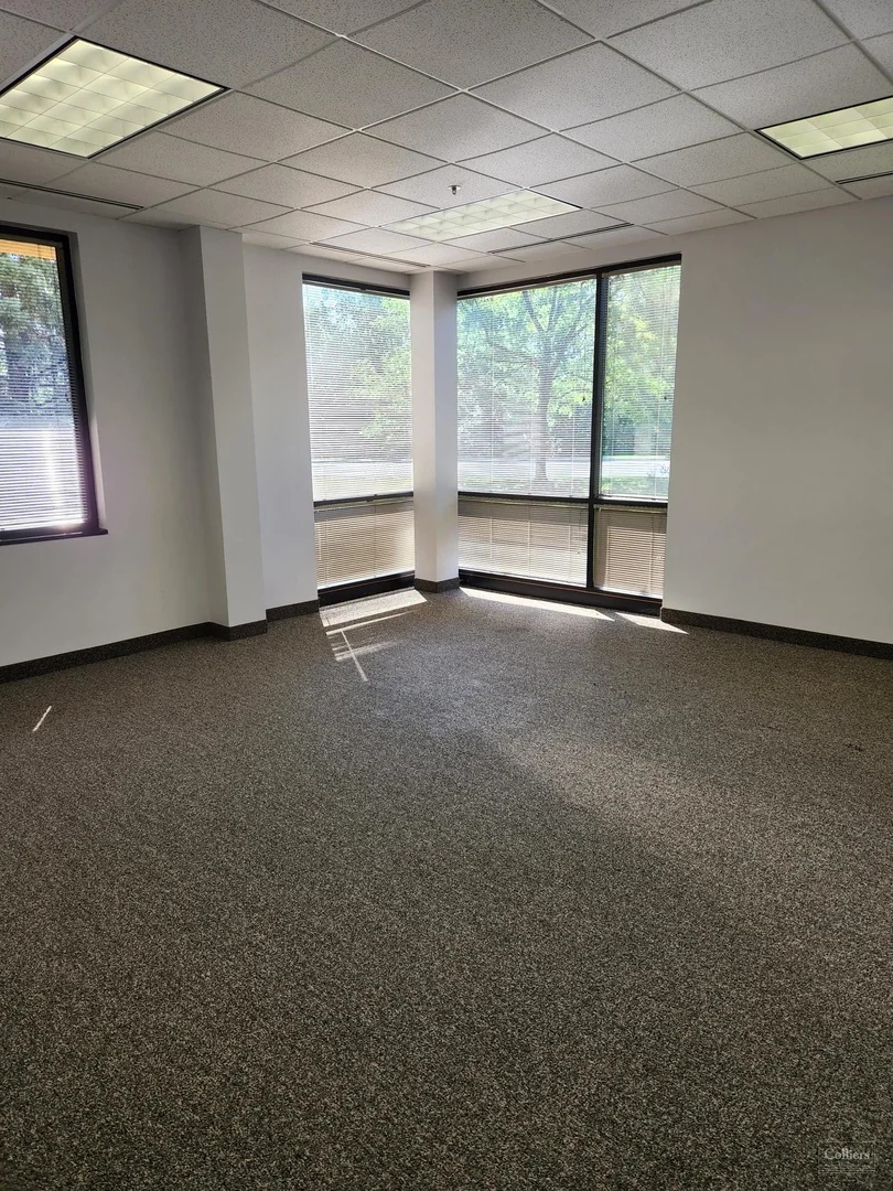 Eagle Point Office Center - photo 4 - Lake Elmo, MN