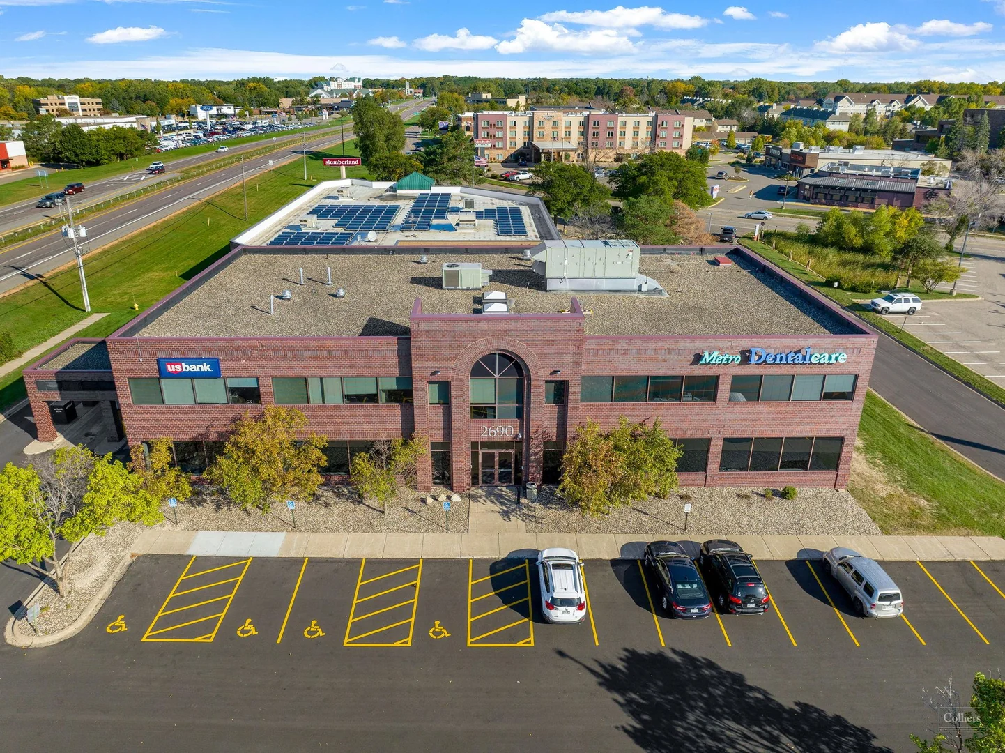 2690 N Snelling AVe — Lease in Roseville, MN, photo 2 of 8