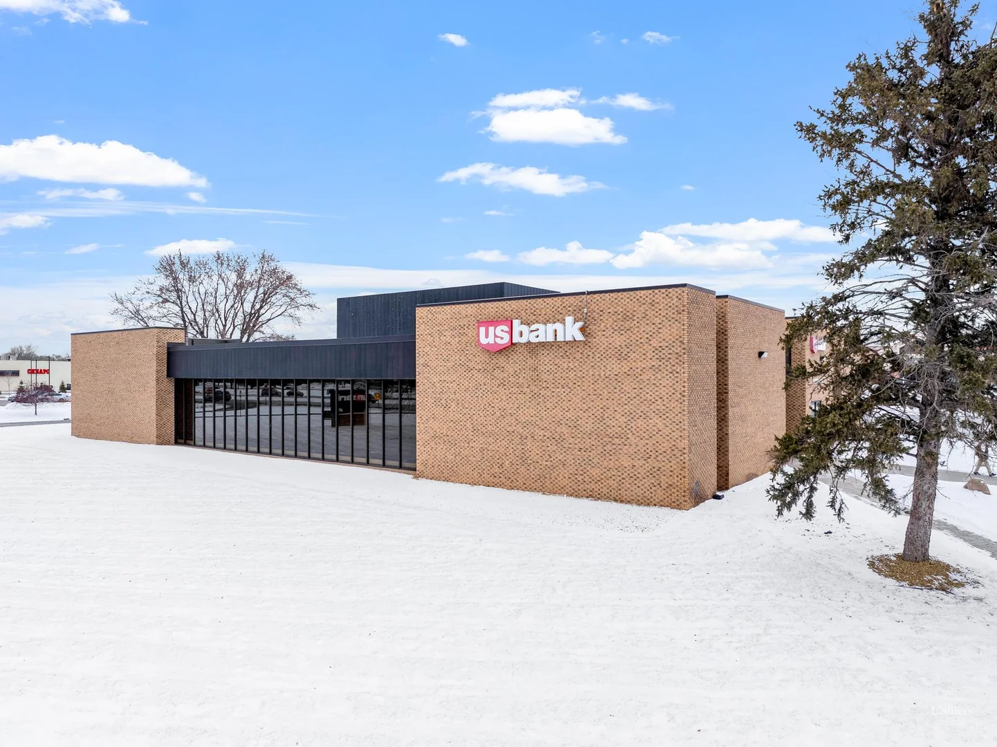 231 NE County Road 10 — Lease in Blaine, MN, photo 1 of 8