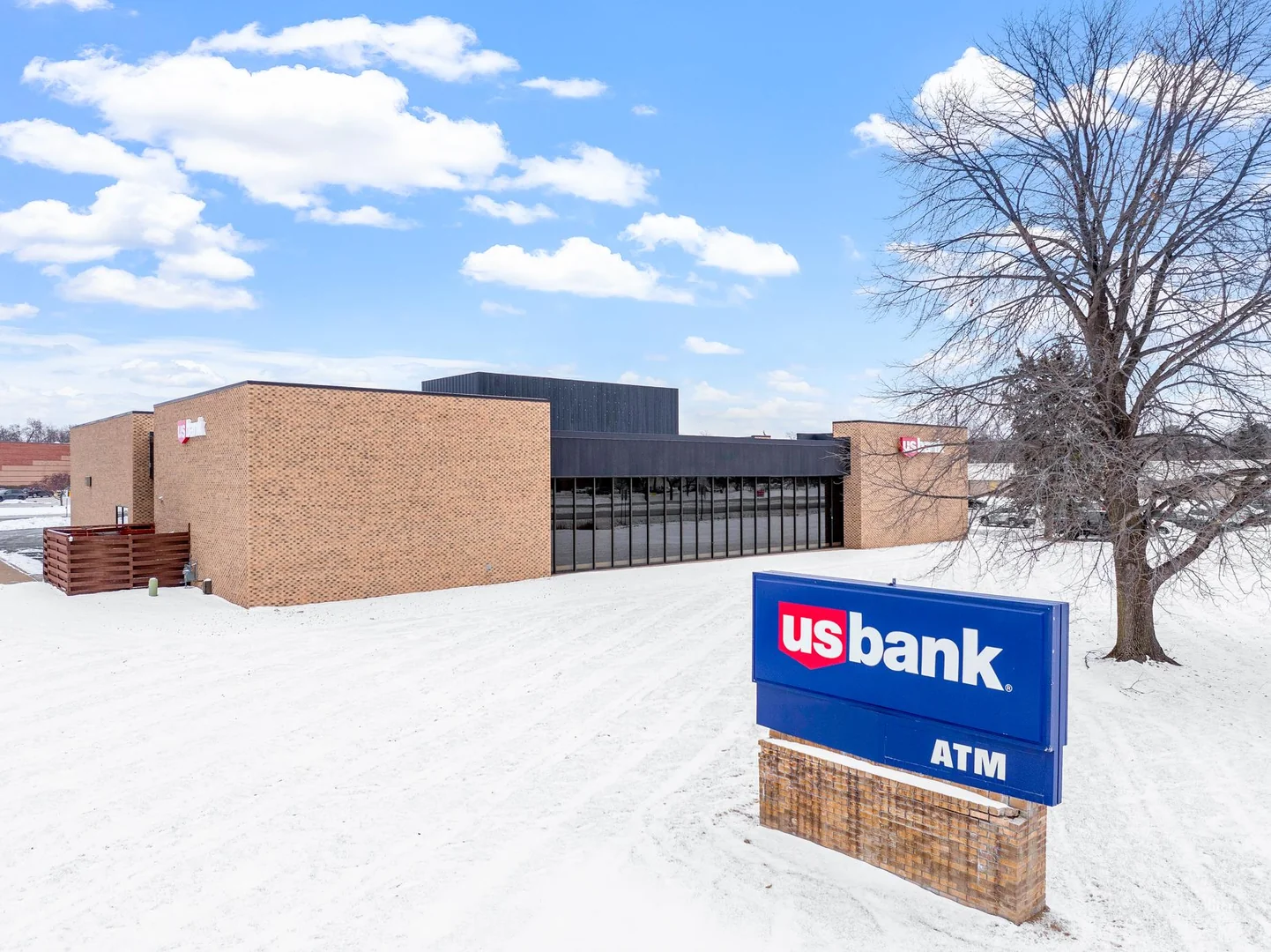 231 NE County Road 10 — Lease in Blaine, MN, photo 2 of 8