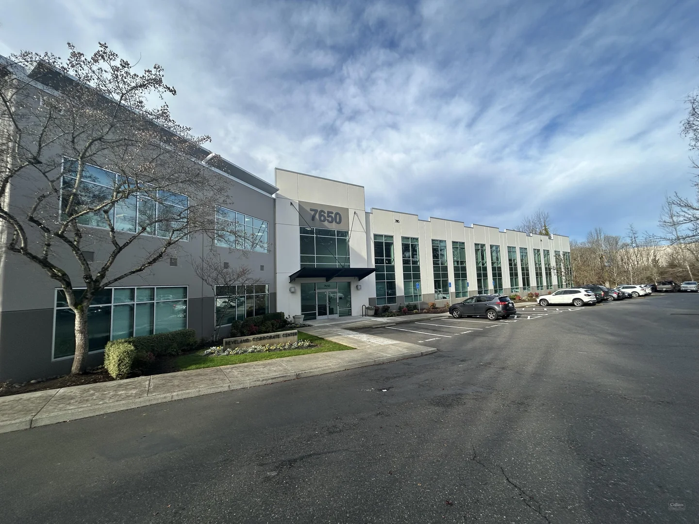 Beveland Corporate Center — Lease in Tigard, OR, photo 1 of 8