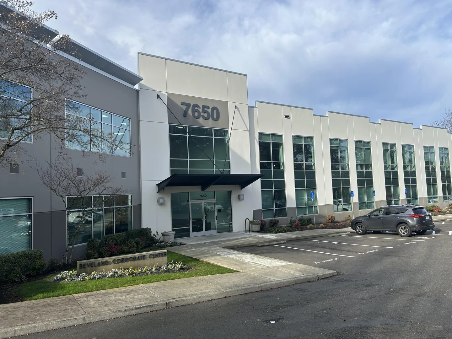 Beveland Corporate Center — Lease in Tigard, OR, photo 3 of 8