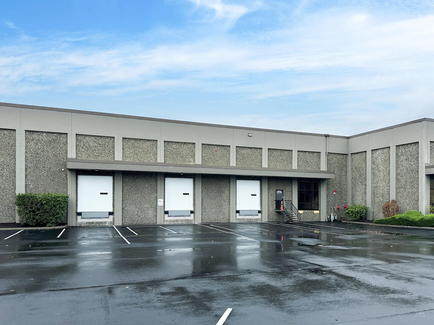28,800 SF For Lease — Lease in Tukwila, WA, photo 1 of 8
