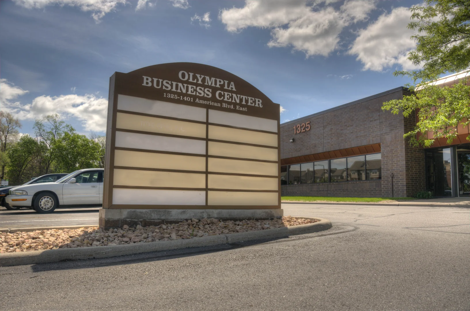Olympia Business Center — Lease in Bloomington, MN, photo 4 of 8