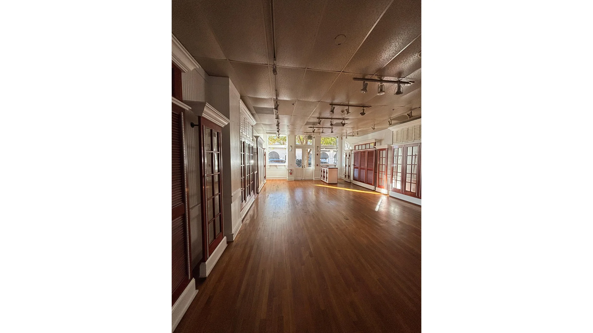 ±1,084 SF of Prime Retail Space Available in the Heart of Downtown Charleston - photo 7 - Charleston, SC