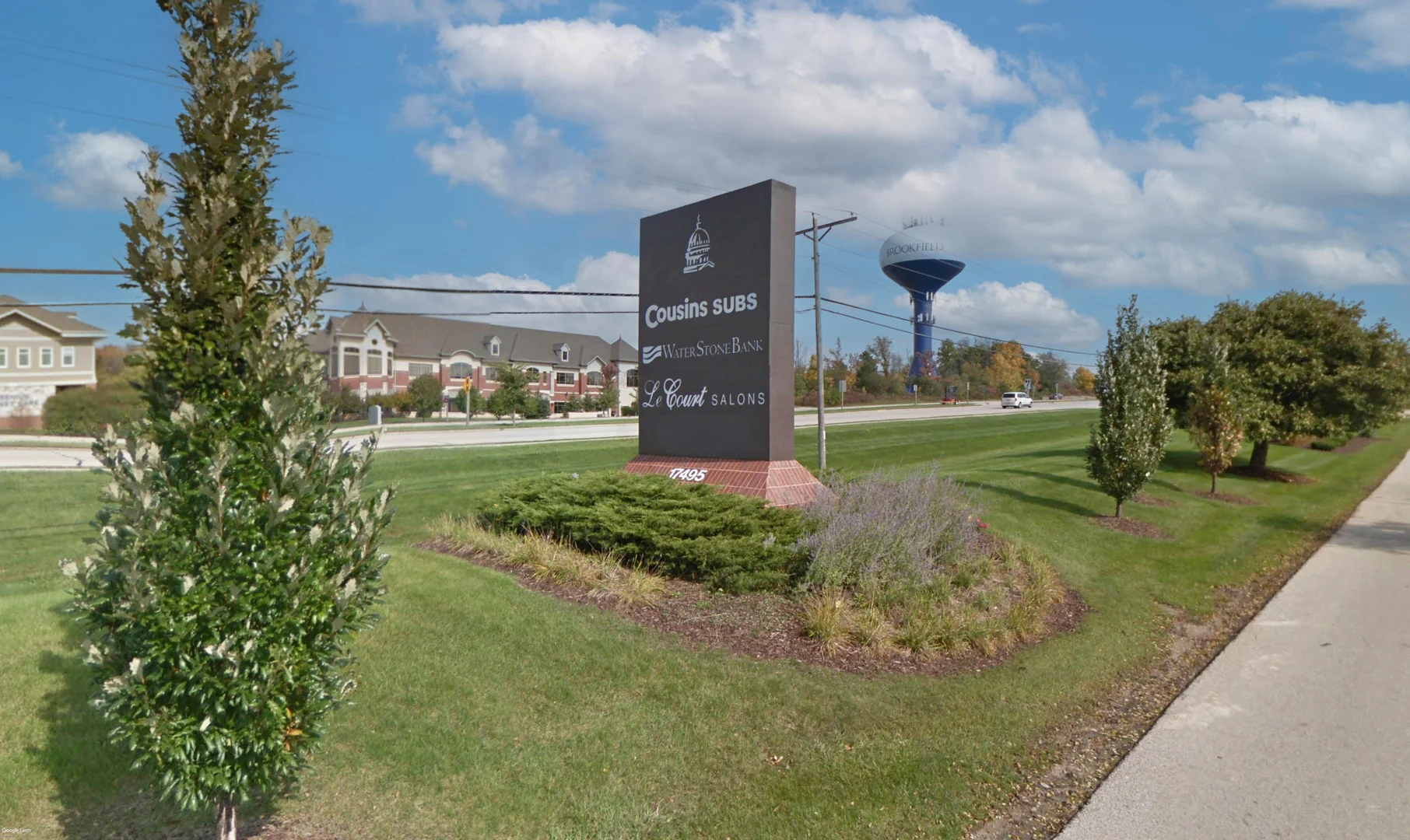 Retail Space at Capitol West Plaza — Lease in Brookfield, WI, photo 2 of 8