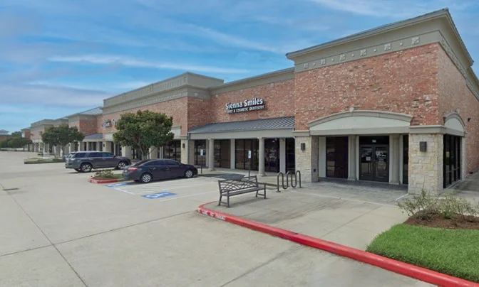 For Lease I SHOPS AT VICKSBURG RETAIL & PAD SITES — Lease in Missouri City, TX, photo 3 of 6