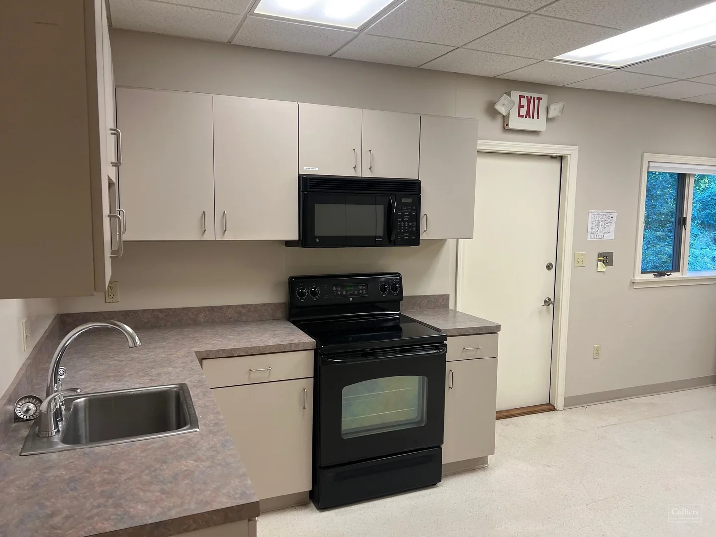 Investor User Opportunity - photo 3 - South Windsor, CT