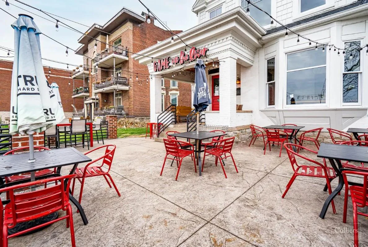 Restaurant For Sale or Lease | 117 E Riverside Dr — Lease in Clarksville, IN, photo 4 of 8