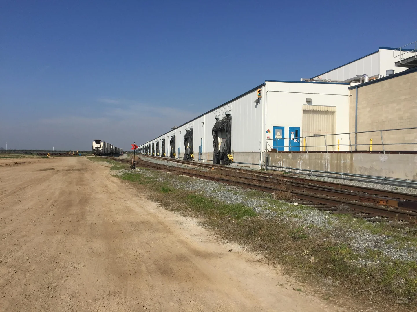 Rail Served Freezer/Cold Storage Facility — Lease in Delano, CA, photo 2 of 8