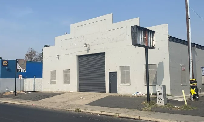 Warehouse & Manufacturing Building with Yard | +/-6,000 SF - photo 13 - Bakersfield, CA