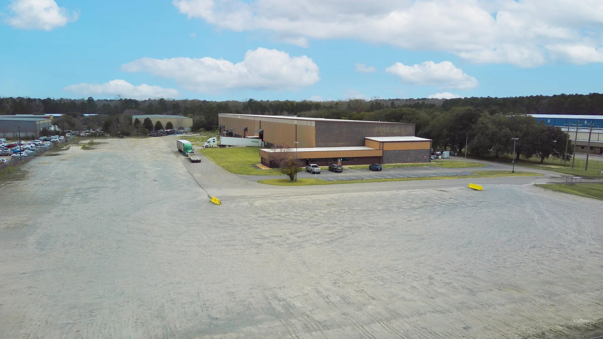 Rare Manufacturing Warehouse with Ample Outdoor Storage — Lease in Savannah, GA, photo 1 of 4