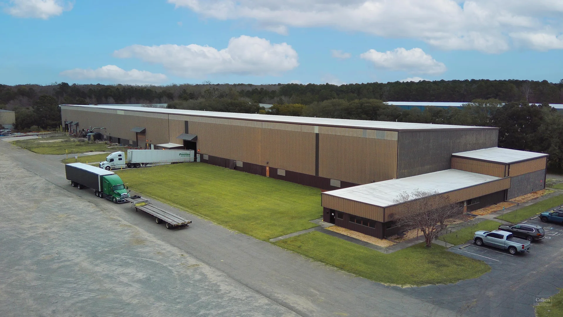 Rare Manufacturing Warehouse with Ample Outdoor Storage — Lease in Savannah, GA, photo 3 of 4