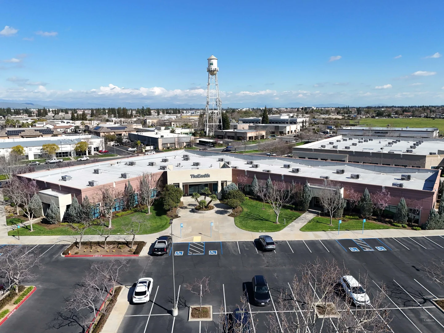 Office Building within Palm Bluffs Corporate Park — Lease in Fresno, CA, photo 1 of 8