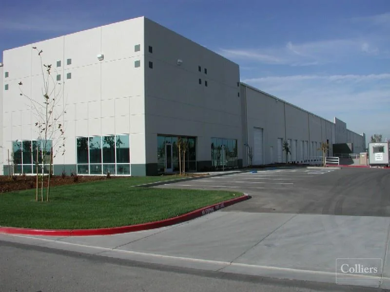 CROSSROADS COMMERCE CENTER — Lease in Lathrop, CA, photo 1 of 8