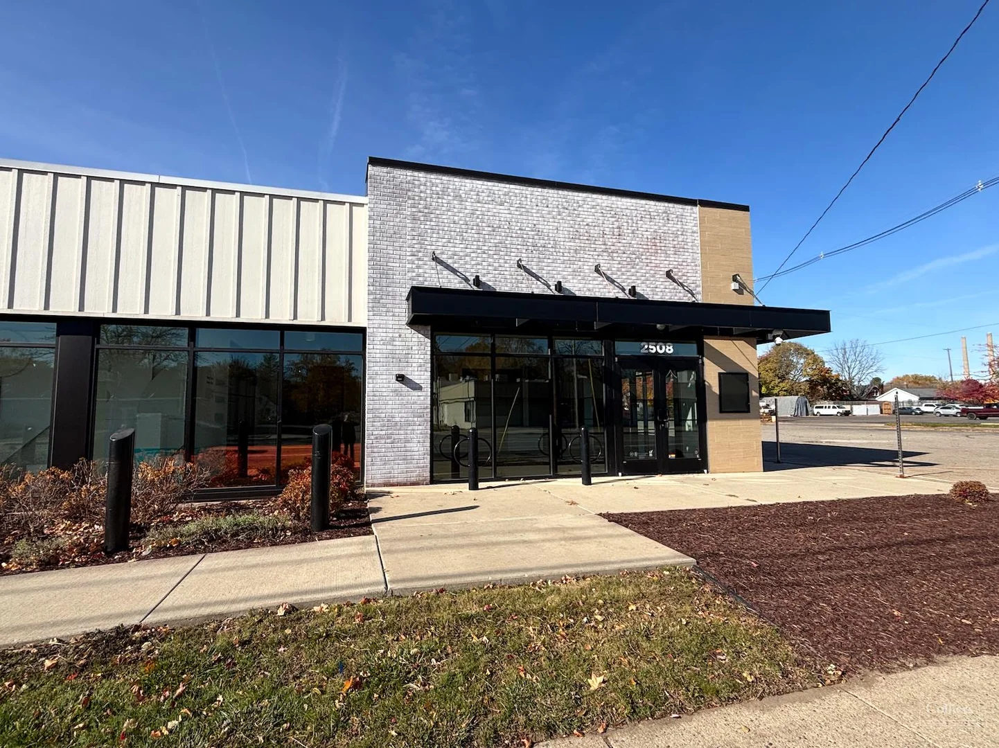 Freestanding Retail/Office For Sale Or Lease l… — Lease in Lansing, MI, photo 2 of 8