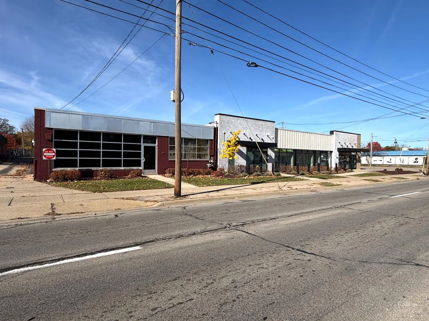Freestanding Retail/Office For Sale Or Lease l… — Lease in Lansing, MI, photo 3 of 8