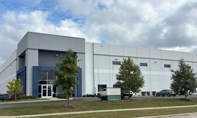 68,588-99,365 SF For Lease or 99,365 SF For Sale in… — Lease in Arlington Heights, IL, photo 5 of 8