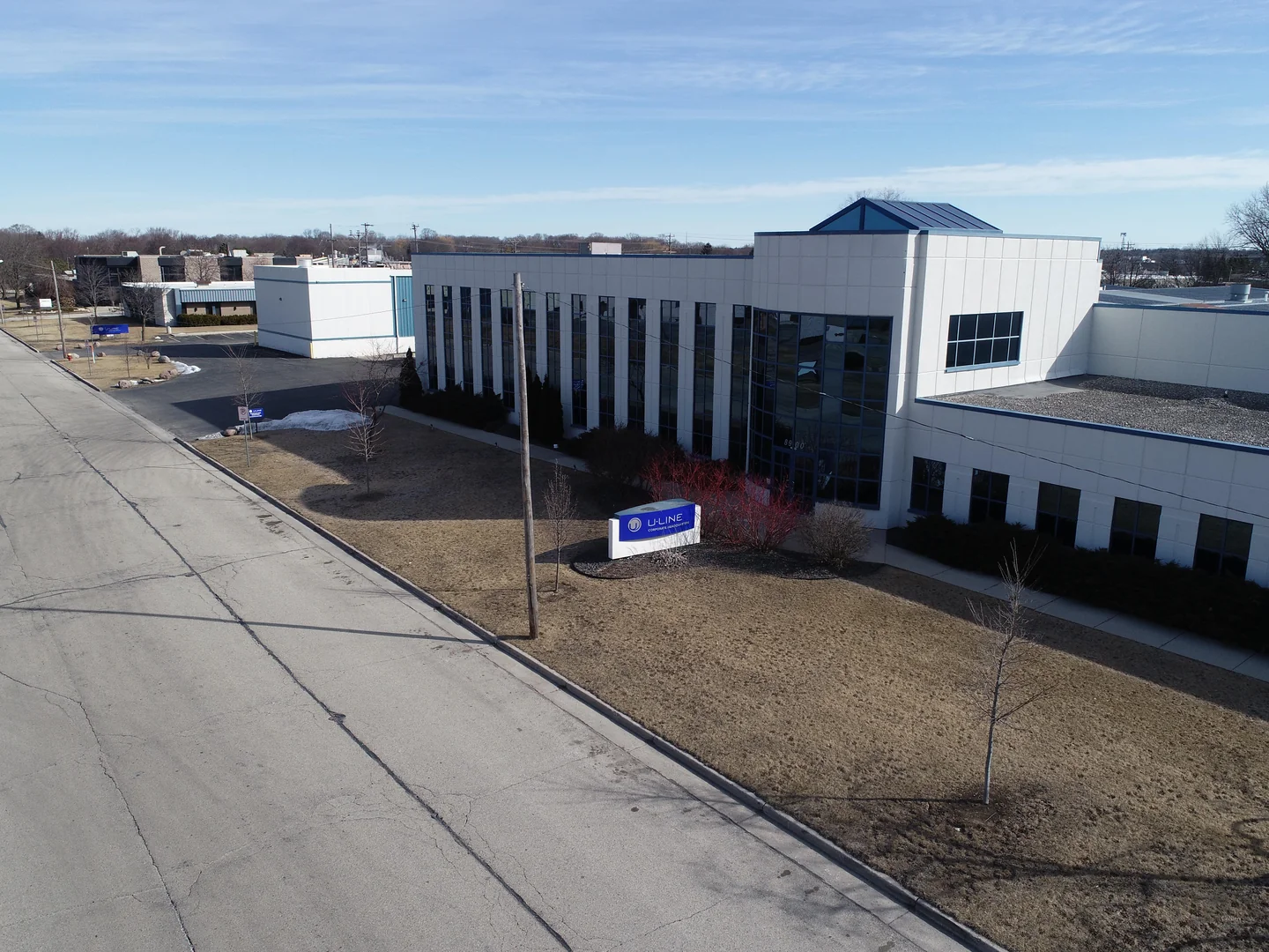 +/- 25,000 - 111,652 SF Available For Sale and Lease — Lease in Brown Deer, WI, photo 1 of 8