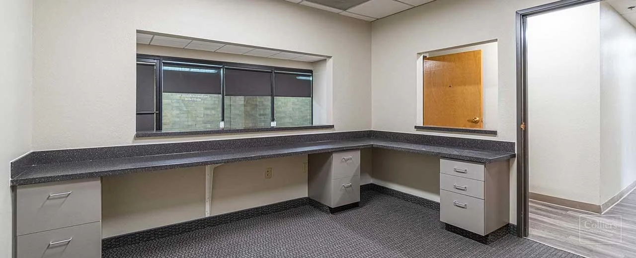 Office and Medical Space for Sale or Lease - photo 8 - Parkwood Professional Plaza 5501 N 19th Ave Phoenix, AZ