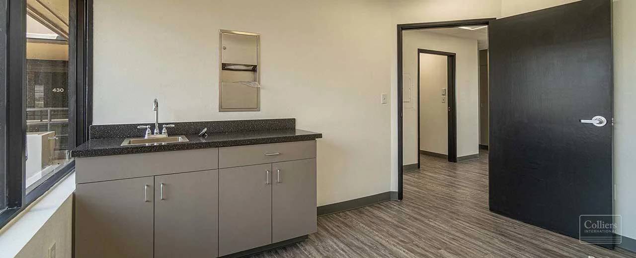 Office and Medical Space for Sale or Lease - photo 9 - Parkwood Professional Plaza 5501 N 19th Ave Phoenix, AZ