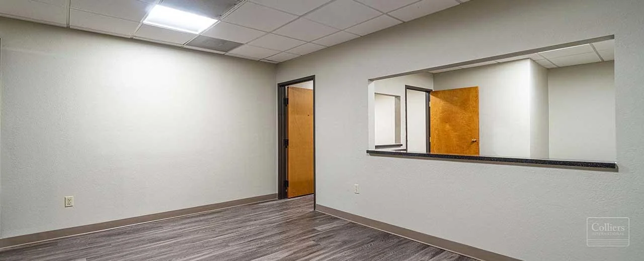 Office and Medical Space for Sale or Lease - photo 10 - Parkwood Professional Plaza 5501 N 19th Ave Phoenix, AZ