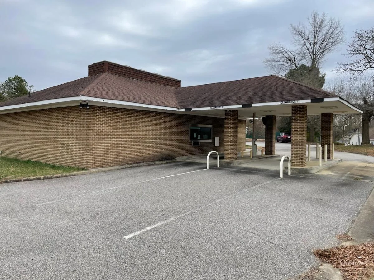 4023 W Hundred Road - photo 1 - Chester, VA