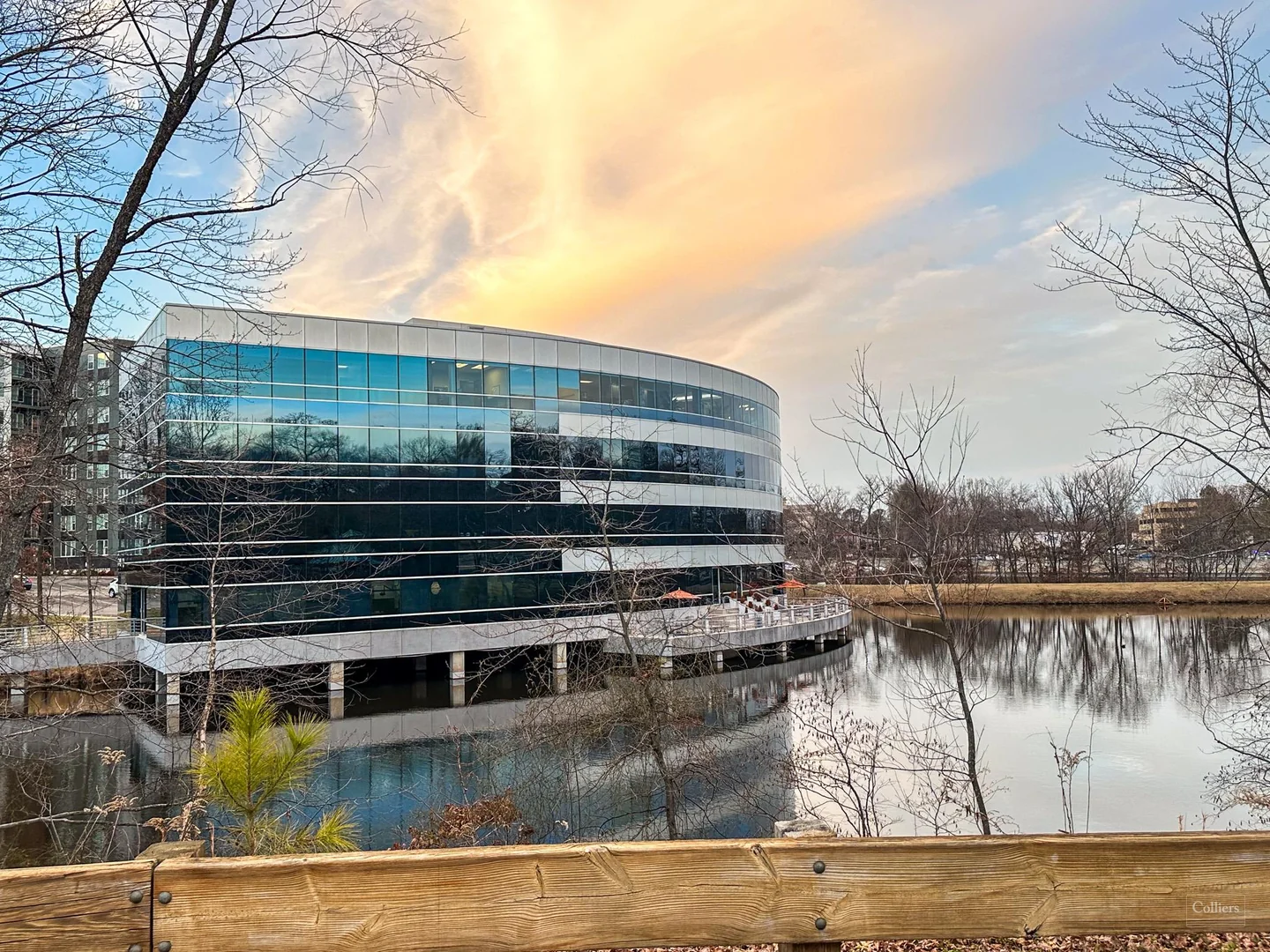 Building Signage Opportunity on Toll Rd in Reston! — Lease in Reston, VA, photo 1 of 8