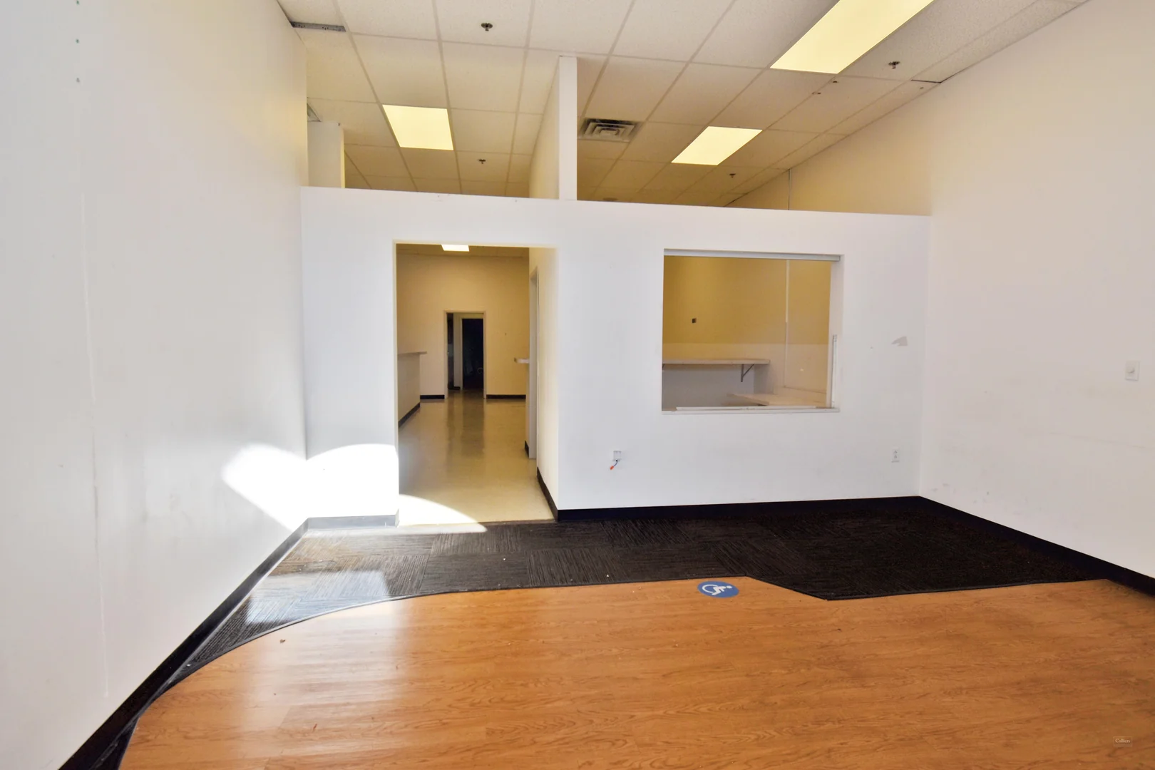 Retail/Service Center for Sublease Available at The… — Lease in St. Louis, MO, photo 4 of 5