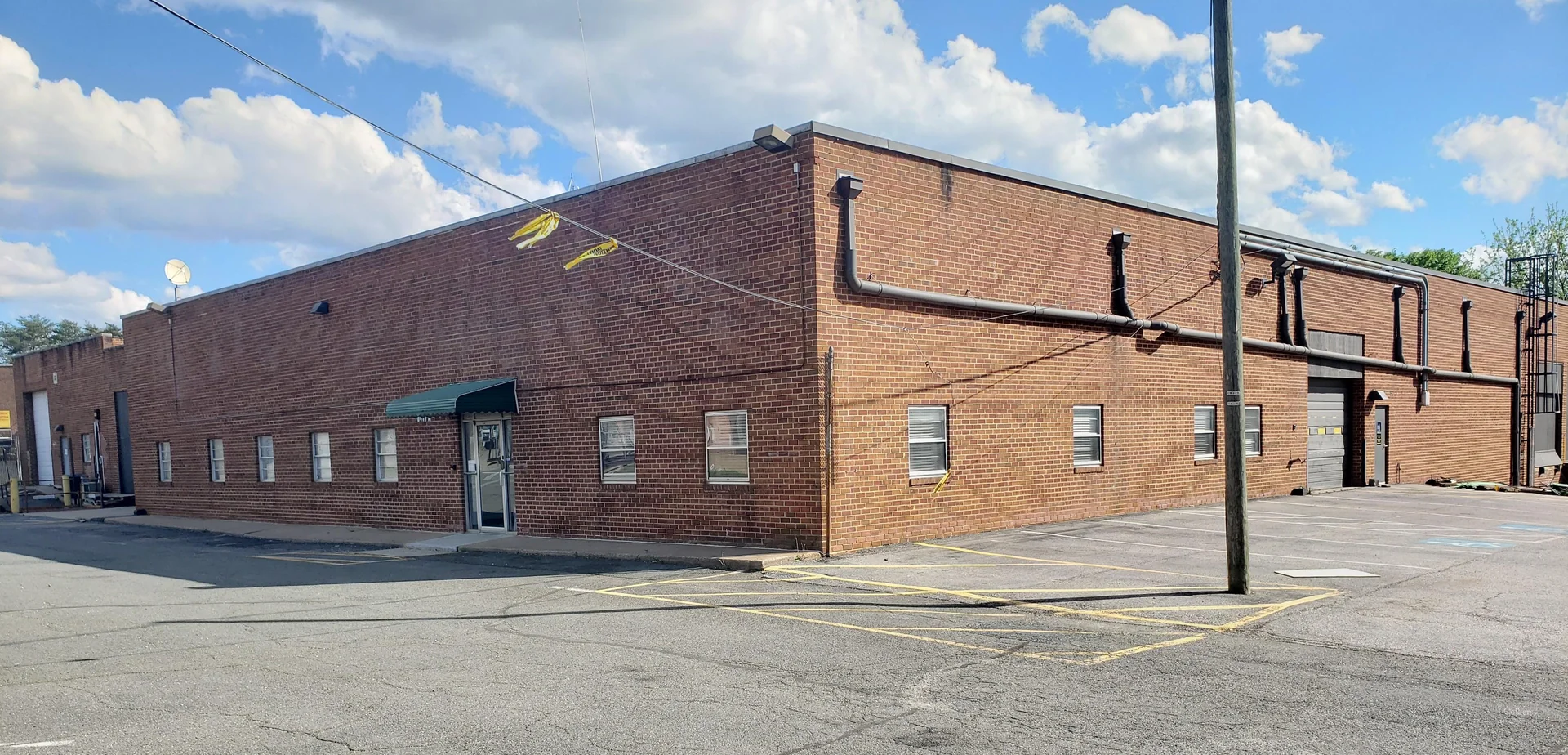 9,786 SF Warehouse Available in Lorton, VA — Lease in Lorton, VA, photo 1 of 2
