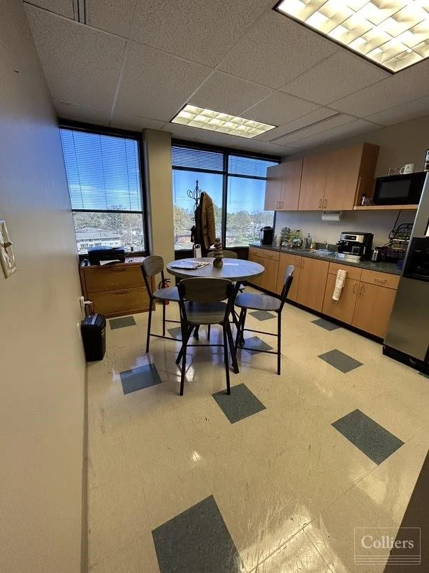 Sublease Available Near Town Center — Lease in Virginia Beach, VA, photo 2 of 8