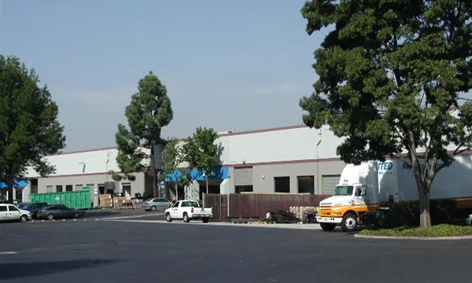 R&D SPACE FOR SUBLEASE - photo 3 - 335 E Middlefield Rd, CA