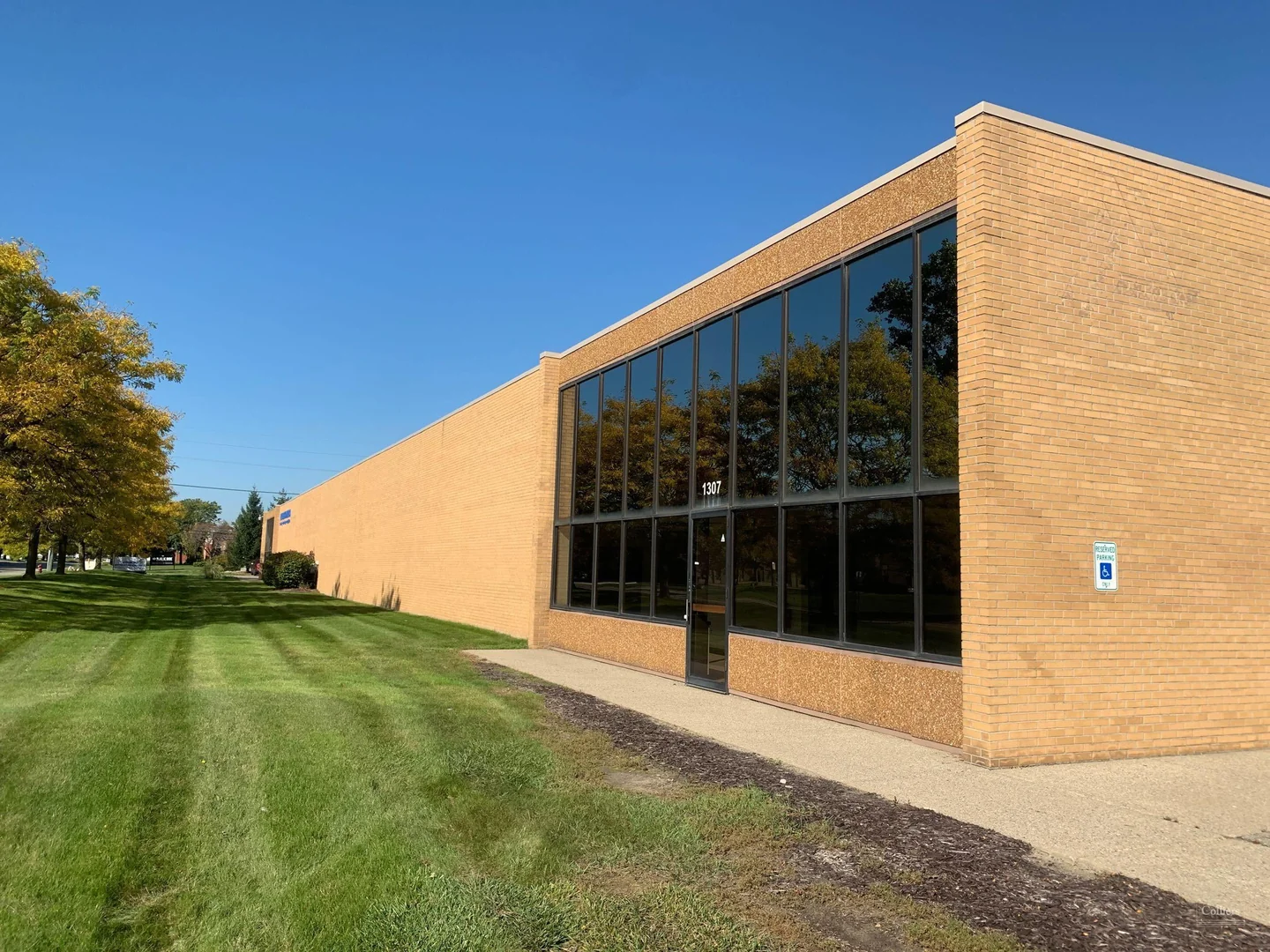 For Sublease > 12,000 RSF Industrial Space — Lease in Troy, MI, photo 1 of 8