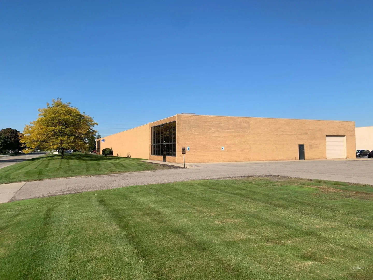 For Sublease > 12,000 RSF Industrial Space — Lease in Troy, MI, photo 2 of 8