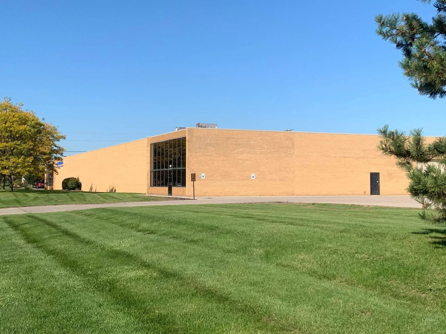 For Sublease > 12,000 RSF Industrial Space — Lease in Troy, MI, photo 3 of 8