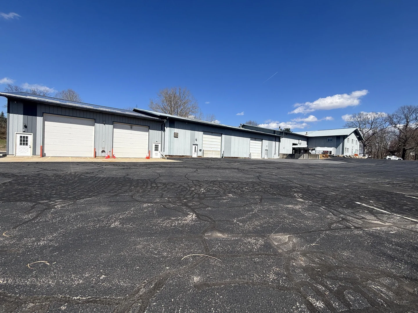 Manufacturing/Warehouse Space — Lease in Manchester, NH, photo 2 of 8