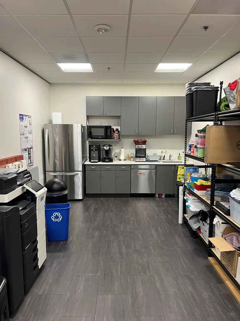 Move-in ready sublease 2,962 SF | Pacific Parkway… — Lease in Tigard, OR, photo 3 of 8