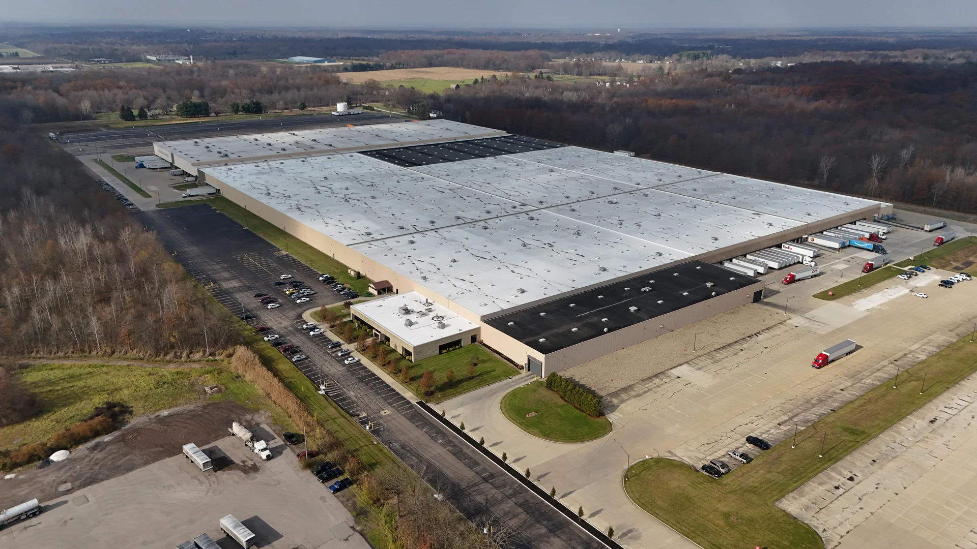130,000 - 413,395 SF Industrial Space Available for… — Lease in Warren, OH, photo 2 of 2