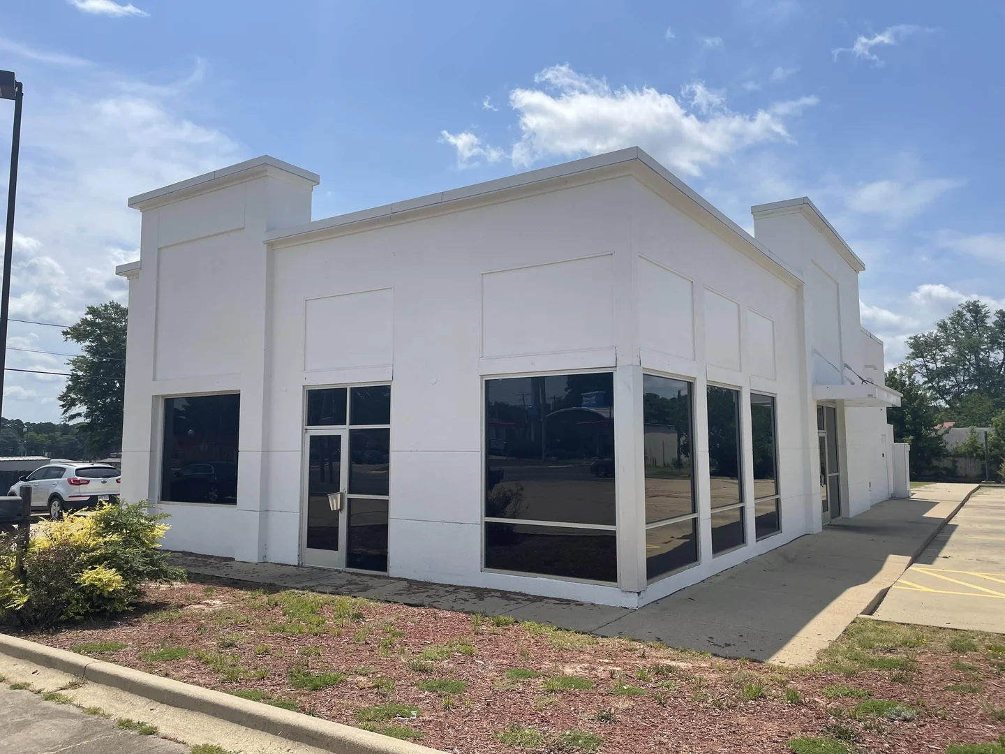For Sublease: Former QSR Opportunity — Lease in Magnolia, AR, photo 1 of 8