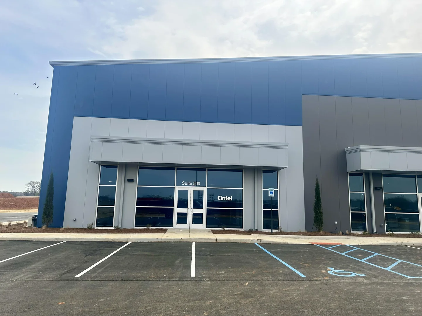 10,081 SF High Bay Warehouse Available at Redstone… — Lease in Huntsville, AL, photo 1 of 8