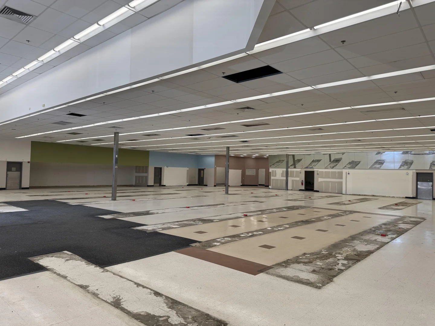 Former Walgreens Available for Sublease | Central &… — Lease in Albuquerque, NM, photo 4 of 8
