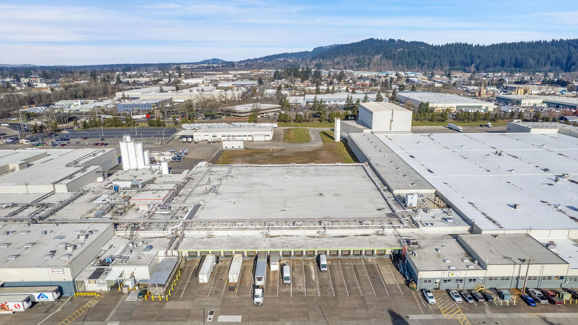 16800 SE Evelyn St - 74,235 SF for Sublease — Lease in Clackamas, OR, photo 1 of 8