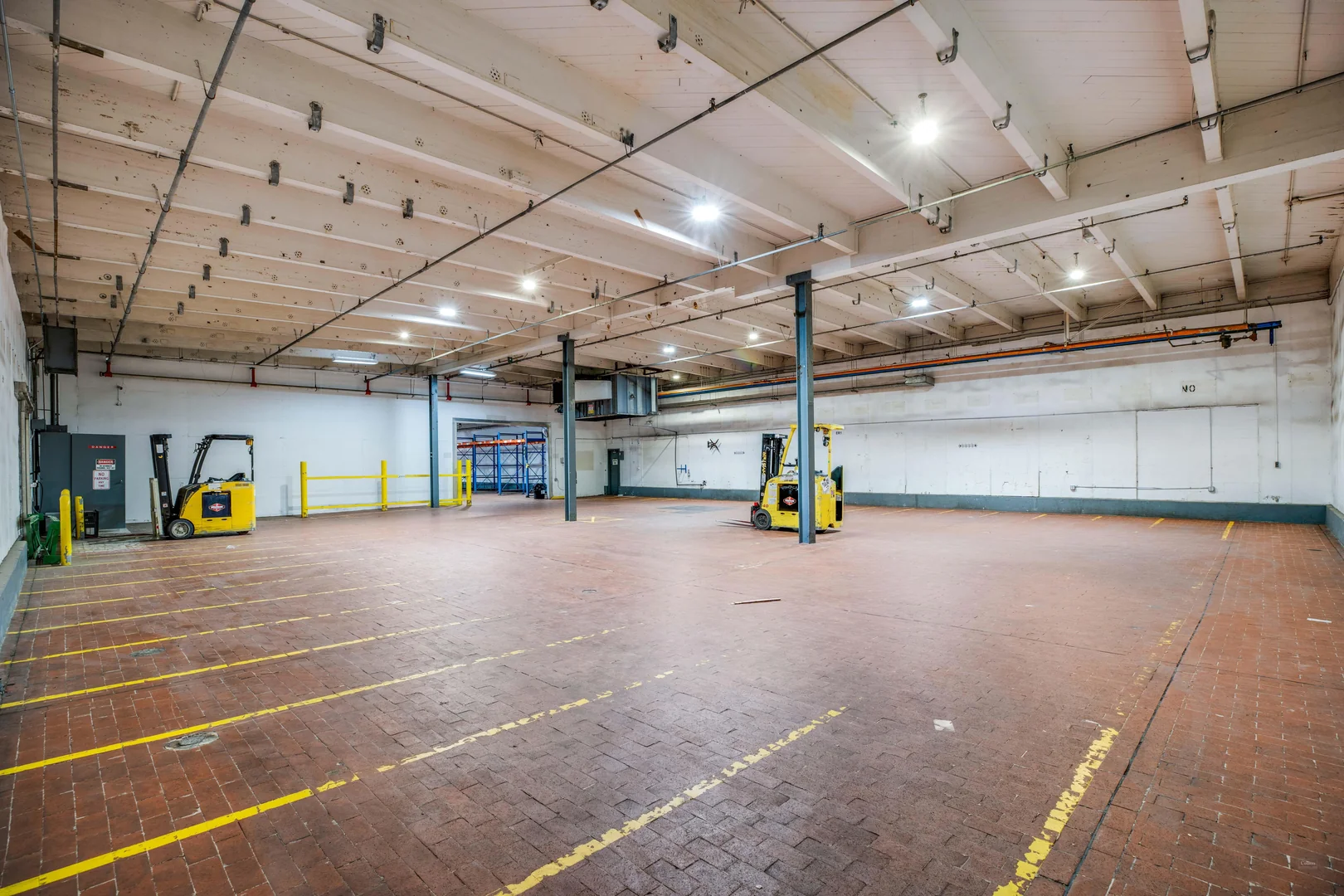 16800 SE Evelyn St - 74,235 SF for Sublease — Lease in Clackamas, OR, photo 4 of 8
