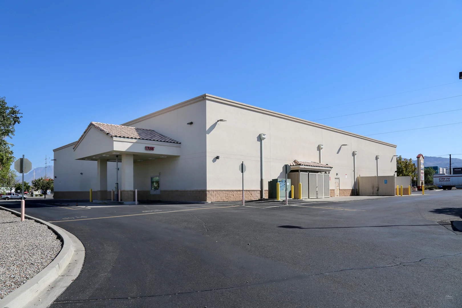 Former Walgreens Available for Sublease — Lease in Albuquerque, NM, photo 3 of 8