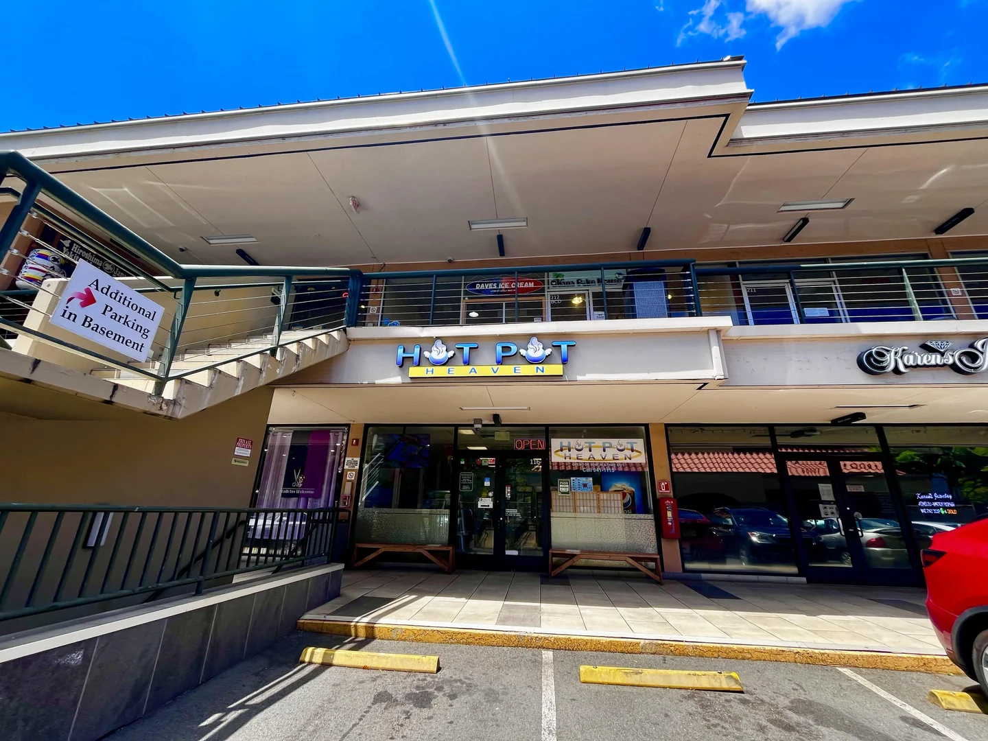 Turn-Key Restaurant for Assignment and FF&E Purchase at McCully Shopping Center - retail in Honolulu, HI