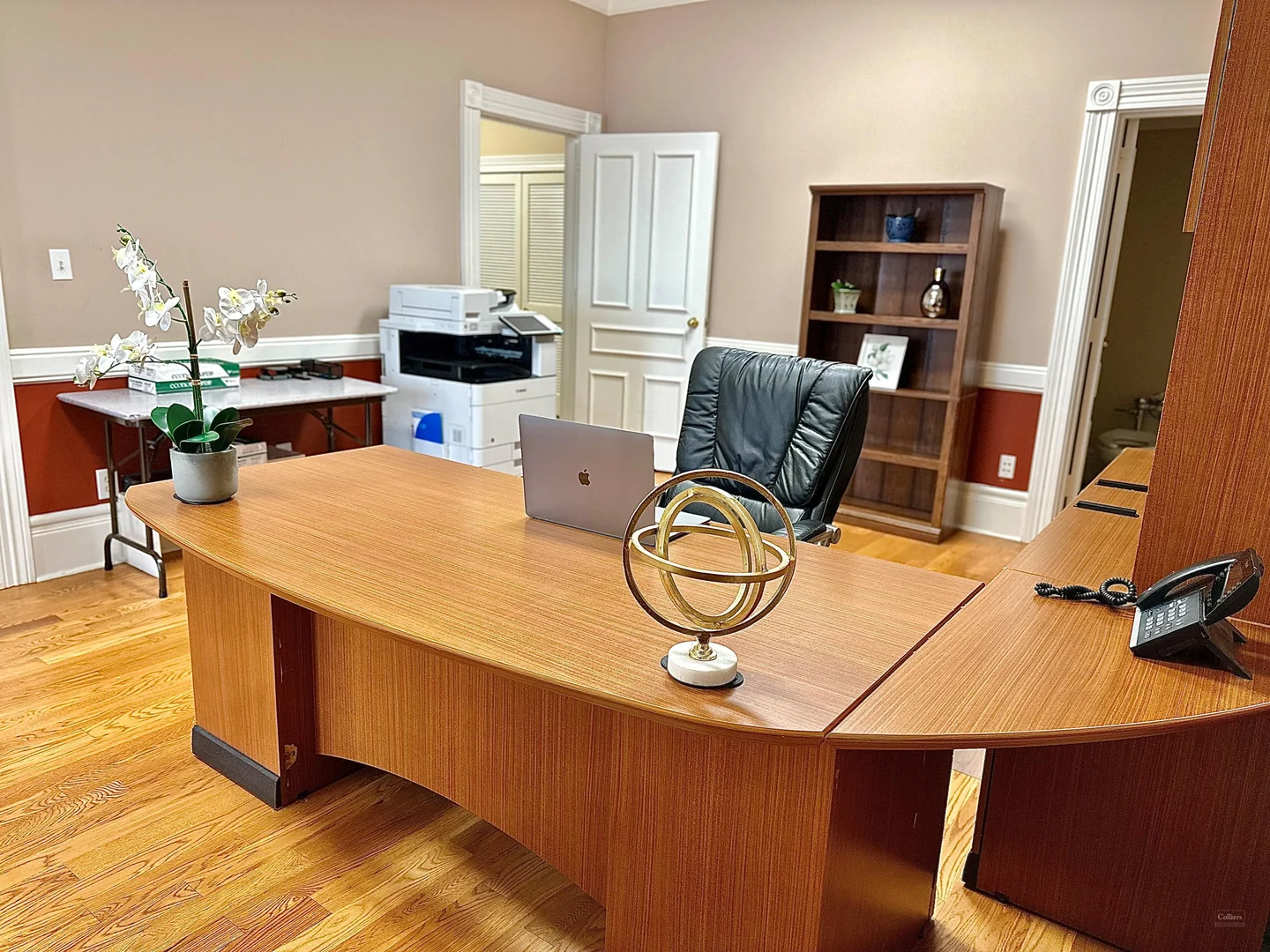 Small Professional Suite Available Downtown — Lease in Huntsville, AL, photo 2 of 5