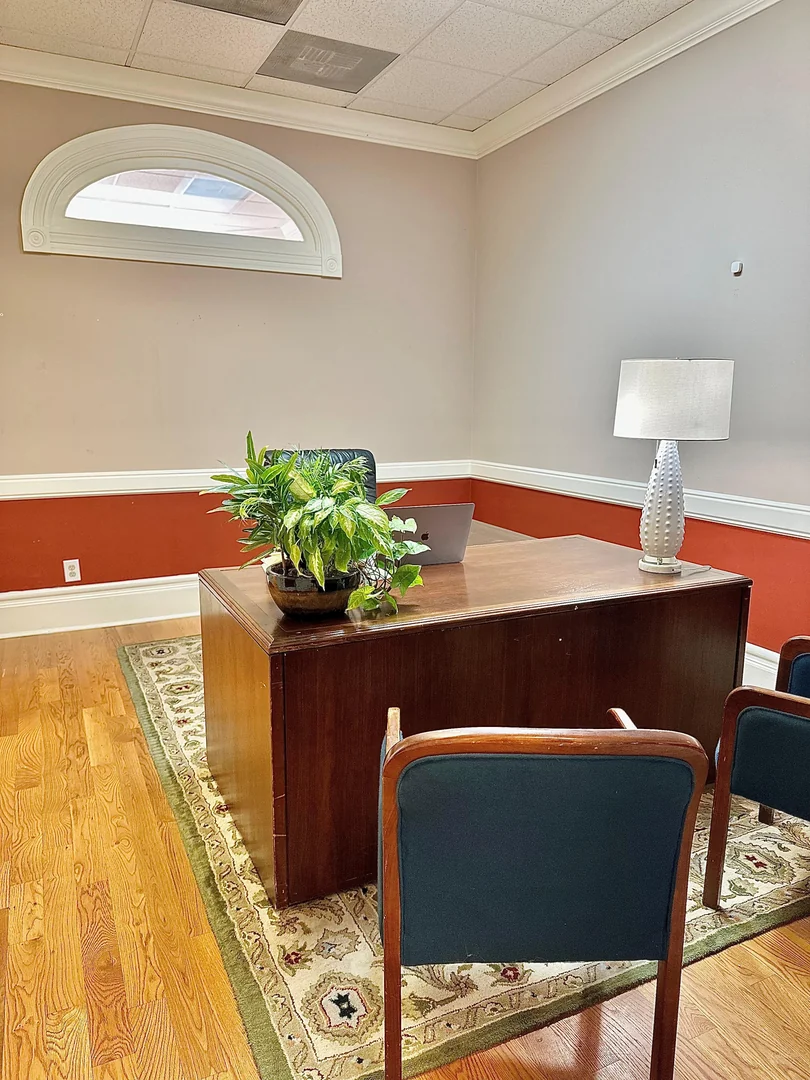 Small Professional Suite Available Downtown — Lease in Huntsville, AL, photo 4 of 5