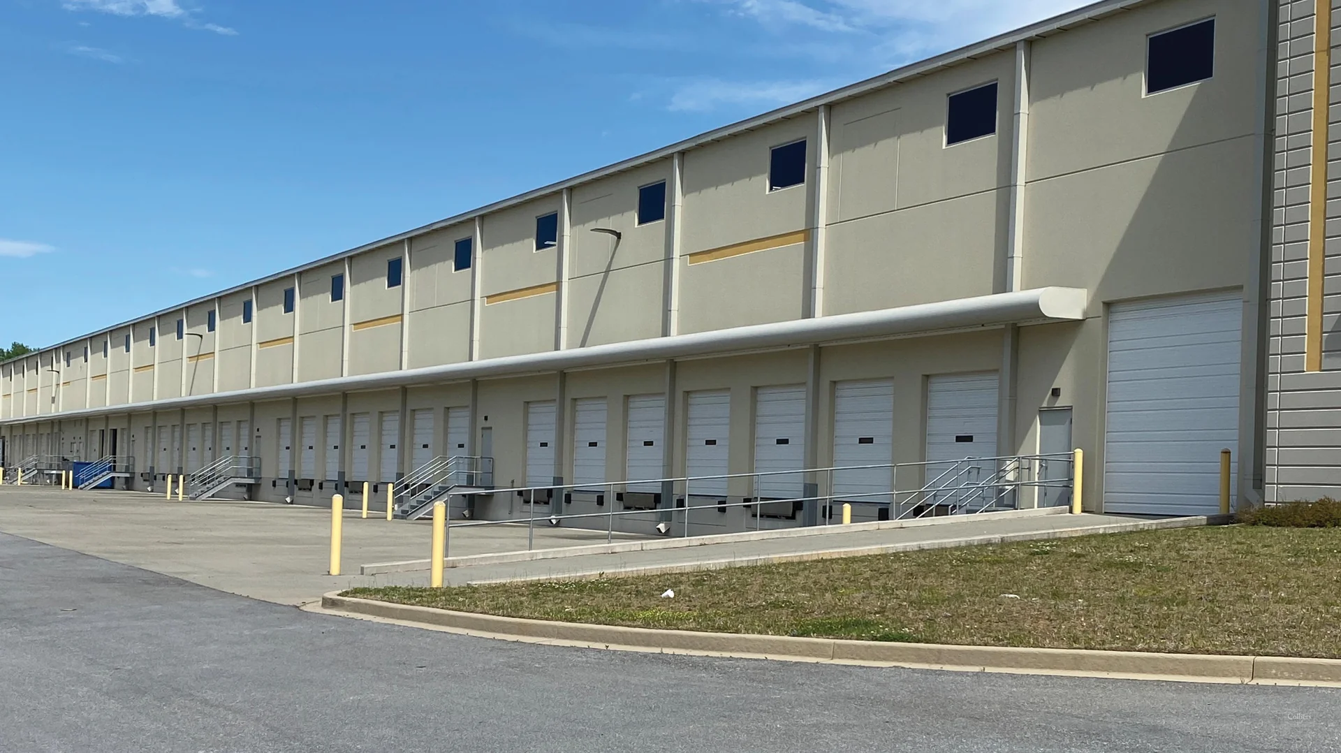 ±50,000 - ±285,000-SF Sublease Available at 497 Robin… — Lease in Duncan, SC, photo 3 of 4
